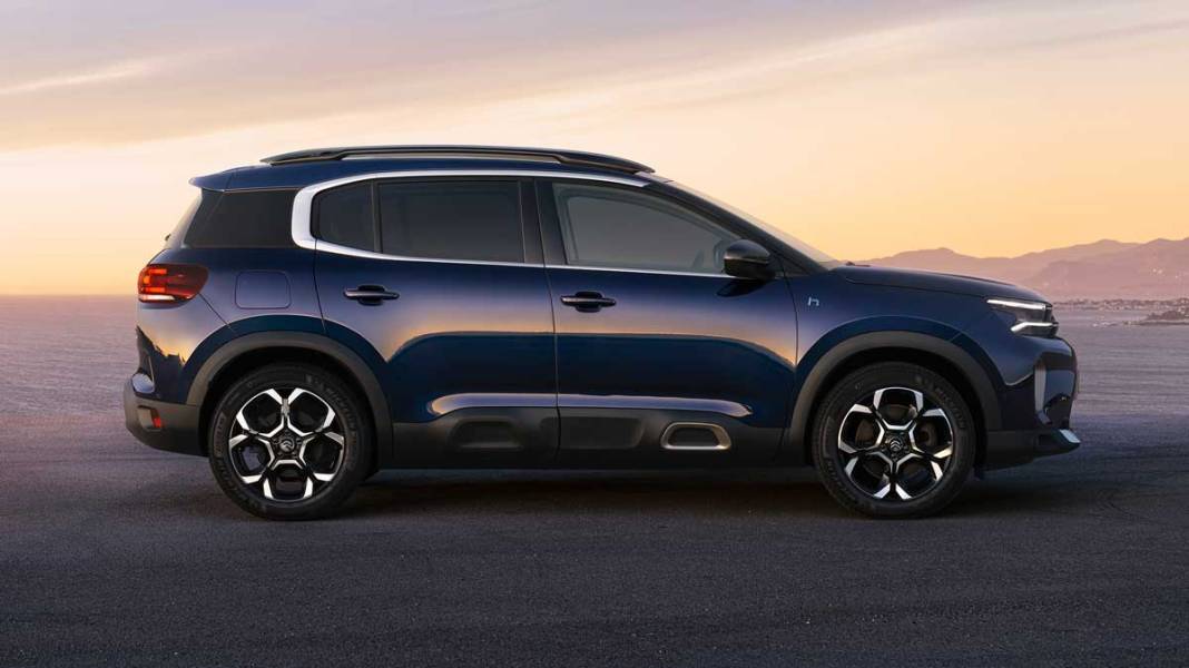 CITROEN BU DEFA SINIRLARI ZORLADI: Yeni C5 görenleri büyüledi! SUV piyasasna yeni soluk 6